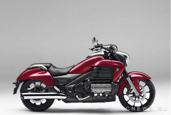 Honda выпустила в продажу новую версию Goldwing