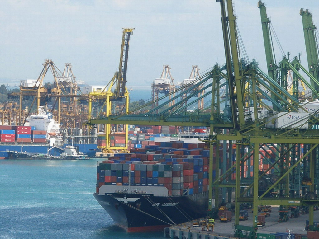Доставка контейнера морем до России