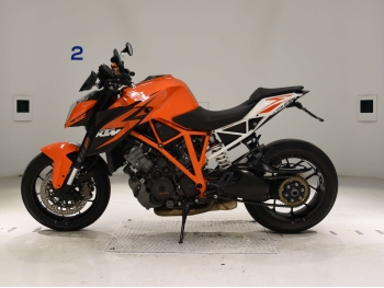     KTM 1290 Super Duke R 2015  1