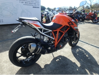     KTM 1290 Super Duke R 2015  9