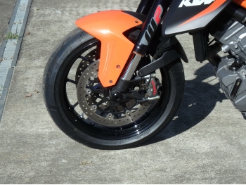     KTM 1290 Super Duke R 2015  14