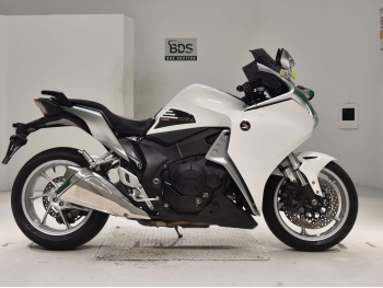     Honda VFR1200F 2010  2