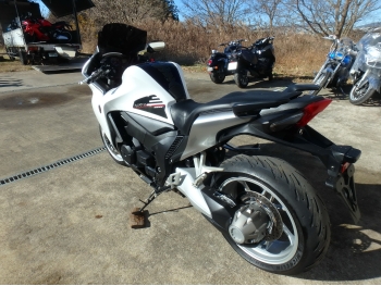     Honda VFR1200F 2010  11