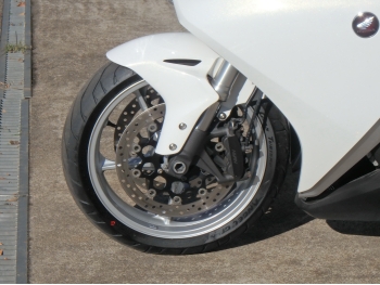     Honda VFR1200F 2010  13