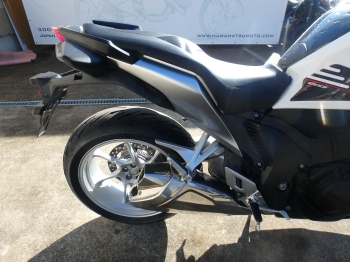    Honda VFR1200F 2010  16