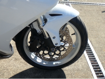     Honda VFR1200F 2010  18