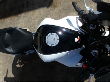     Honda VFR1200F 2010  21