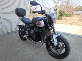   #0130   Triumph Trident660