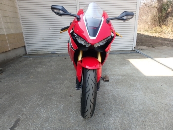     Honda CBR1000RR-3 2017  1