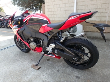     Honda CBR1000RR-3 2017  6