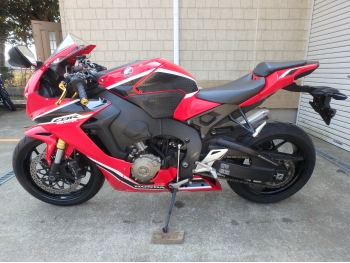     Honda CBR1000RR-3 2017  7