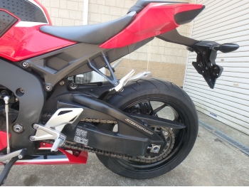     Honda CBR1000RR-3 2017  11