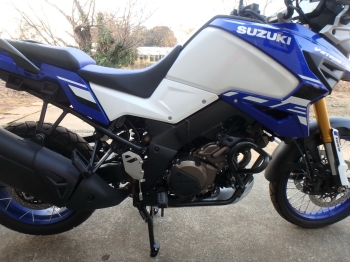 Заказать из Японии мотоцикл Suzuki V-Strom1050DE DL1050 2023 фото 13