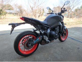     Yamaha MT-09-2 2021  4
