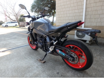    Yamaha MT-09-2 2021  6