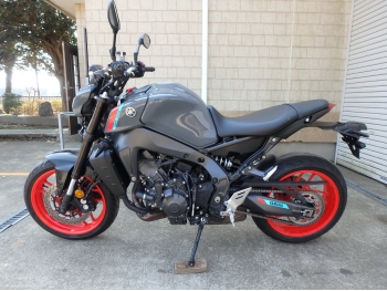     Yamaha MT-09-2 2021  7