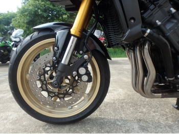     Yamaha FZ-1 Fazer 2014  13