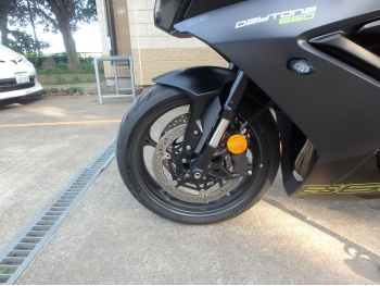     Triumph Daytona660 2024  9