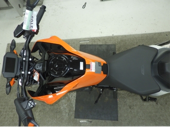     KTM 790 Duke 2023  3