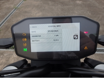     KTM 790 Duke 2023  18