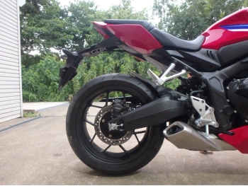    Honda CBR650R-2E 2024  12