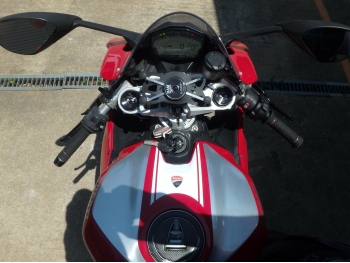     Ducati 899 Panigale 2013  17