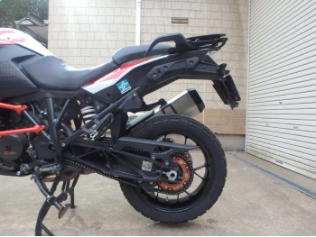     KTM 1290 Super Adventure S 2017  11