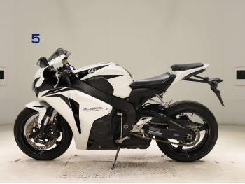     Honda CBR1000RR-2 2008  1