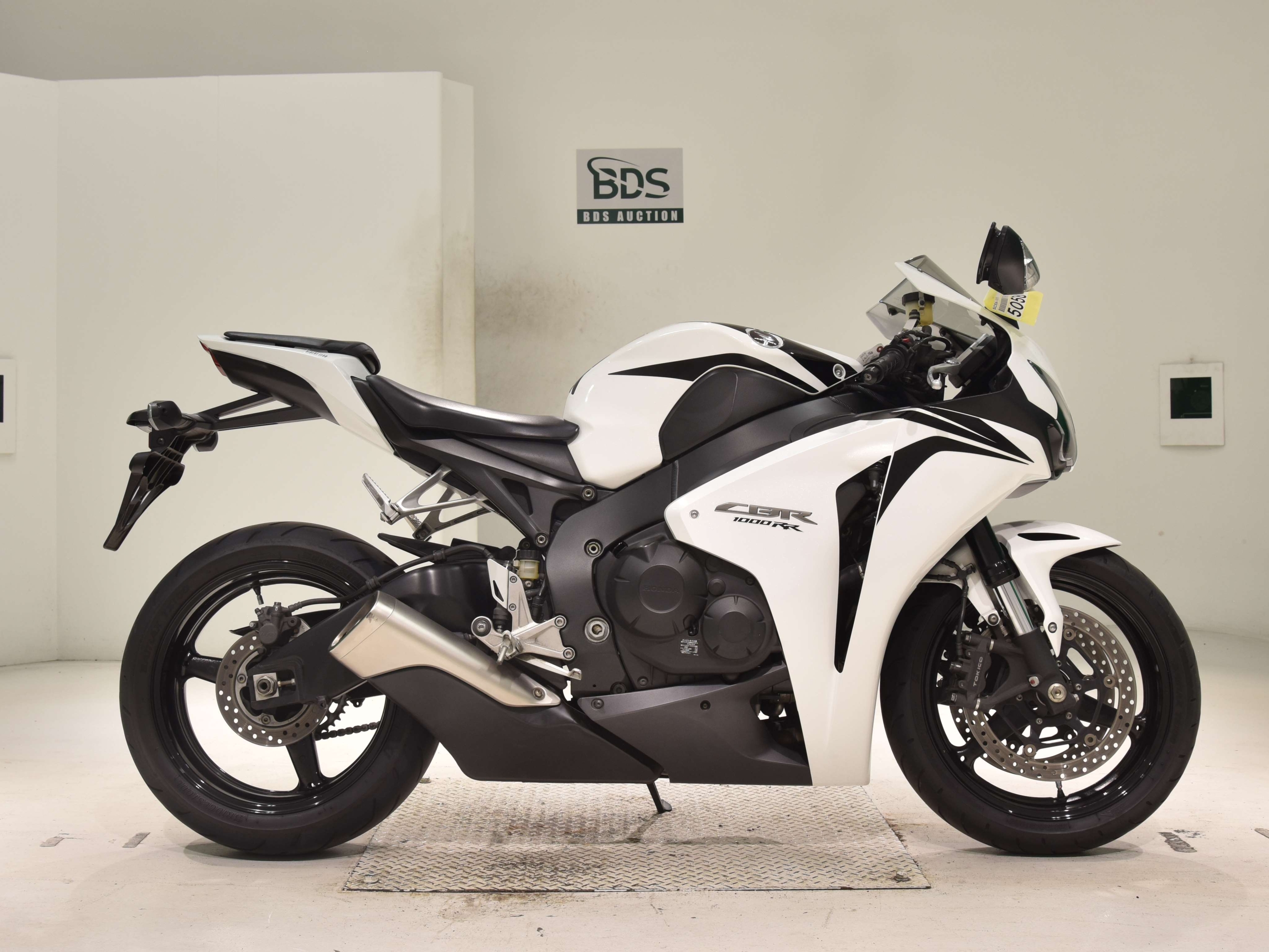 Купить мотоцикл Honda CBR1000RR-2 2008 фото 2