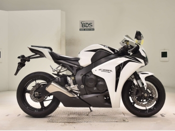     Honda CBR1000RR-2 2008  2