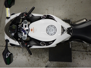     Honda CBR1000RR-2 2008  3