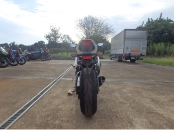     Honda CBR1000RR-2 2008  10