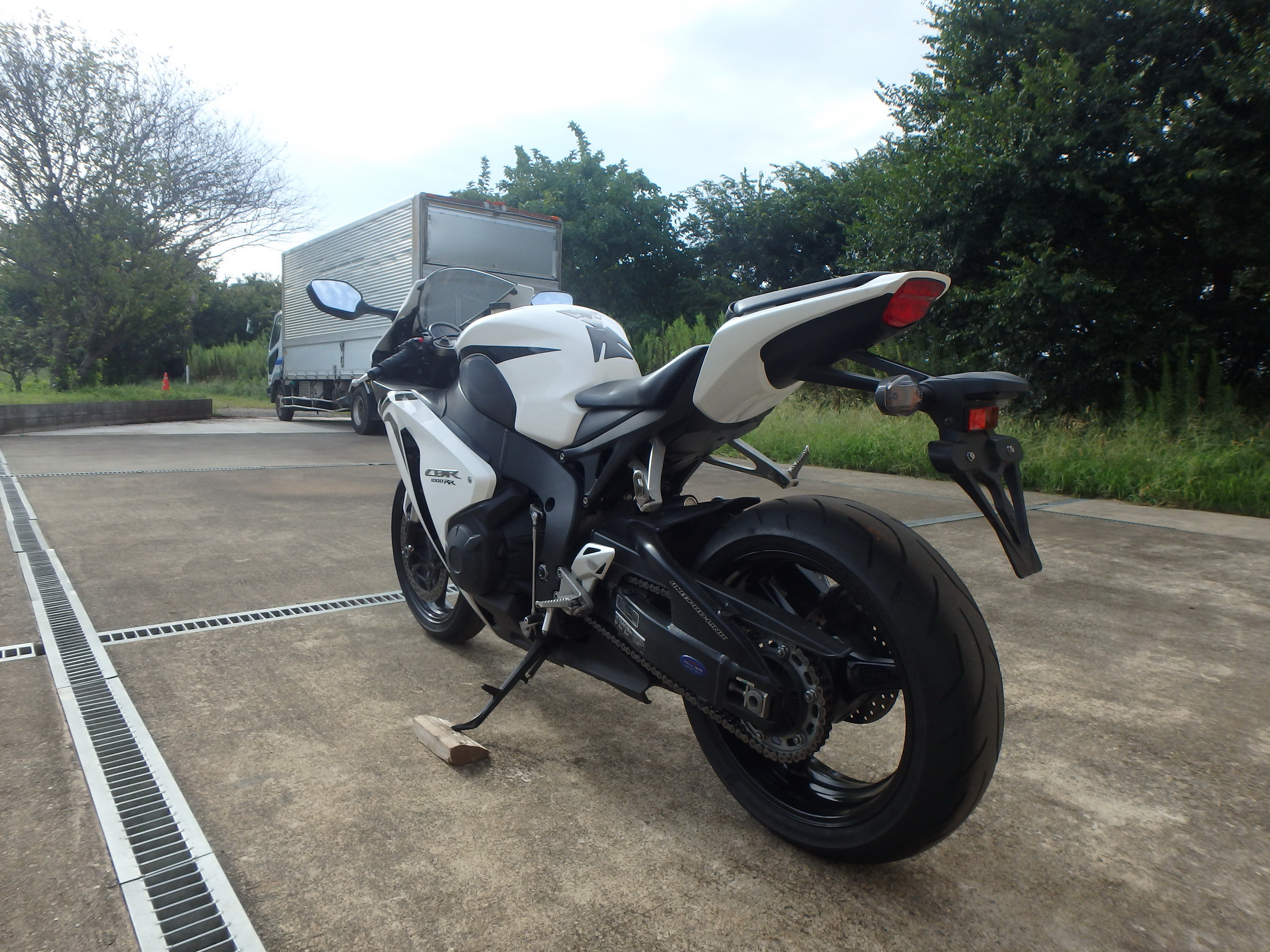 Купить мотоцикл Honda CBR1000RR-2 2008 фото 11