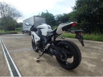     Honda CBR1000RR-2 2008  11