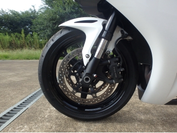     Honda CBR1000RR-2 2008  14