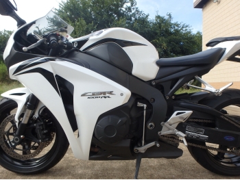     Honda CBR1000RR-2 2008  15