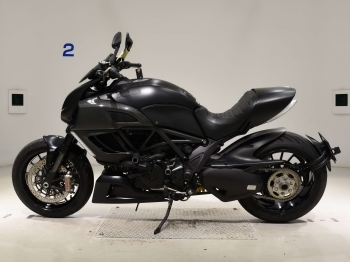     Ducati Diavel Dark 2012  2
