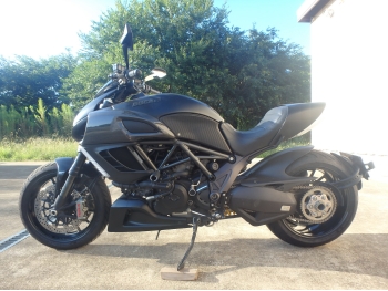     Ducati Diavel Dark 2012  12
