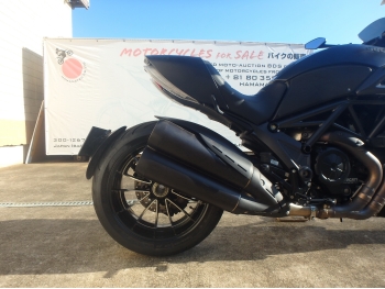     Ducati Diavel Dark 2012  17