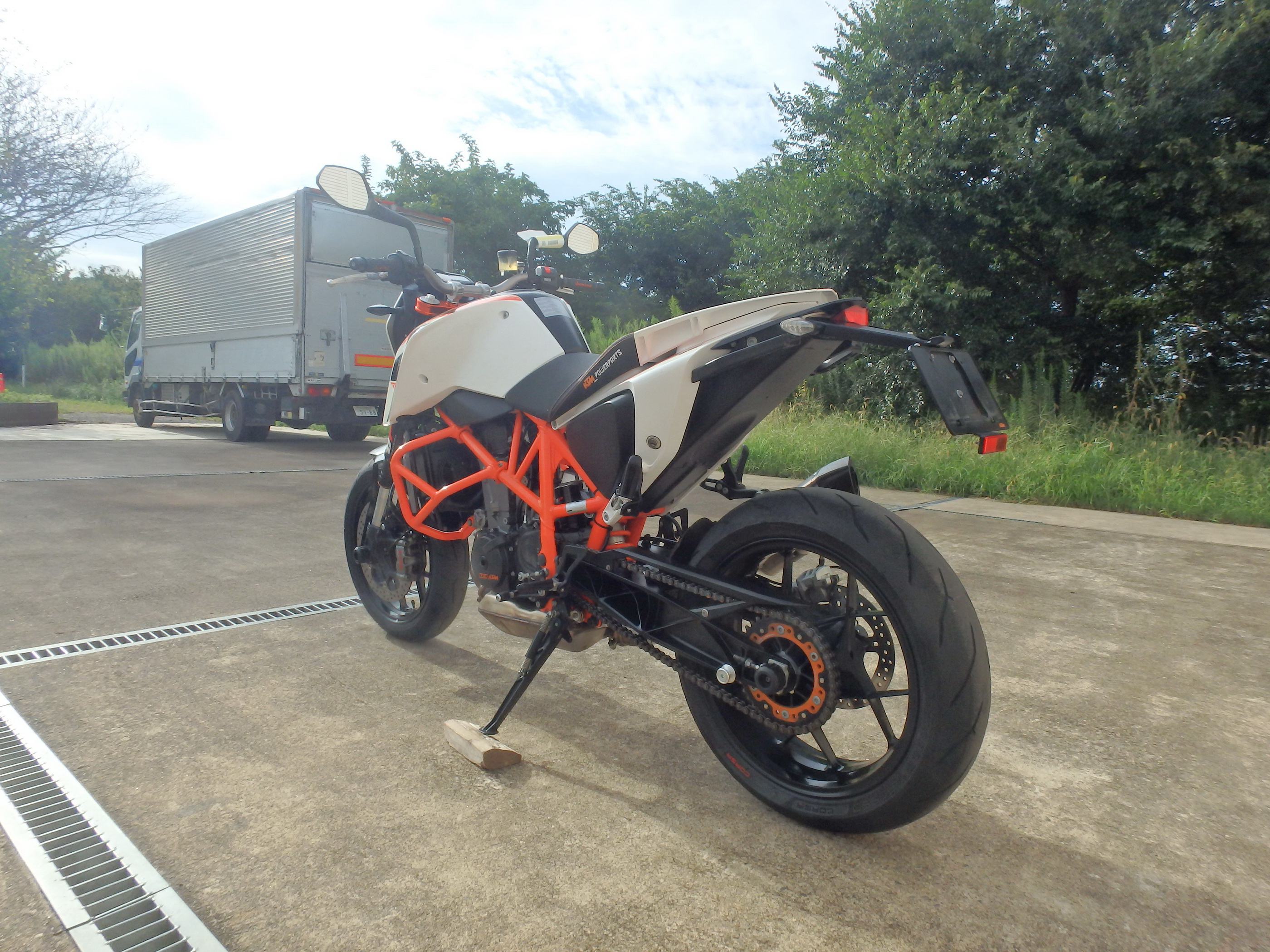 Купить мотоцикл KTM 690 Duke R 2014 фото 11