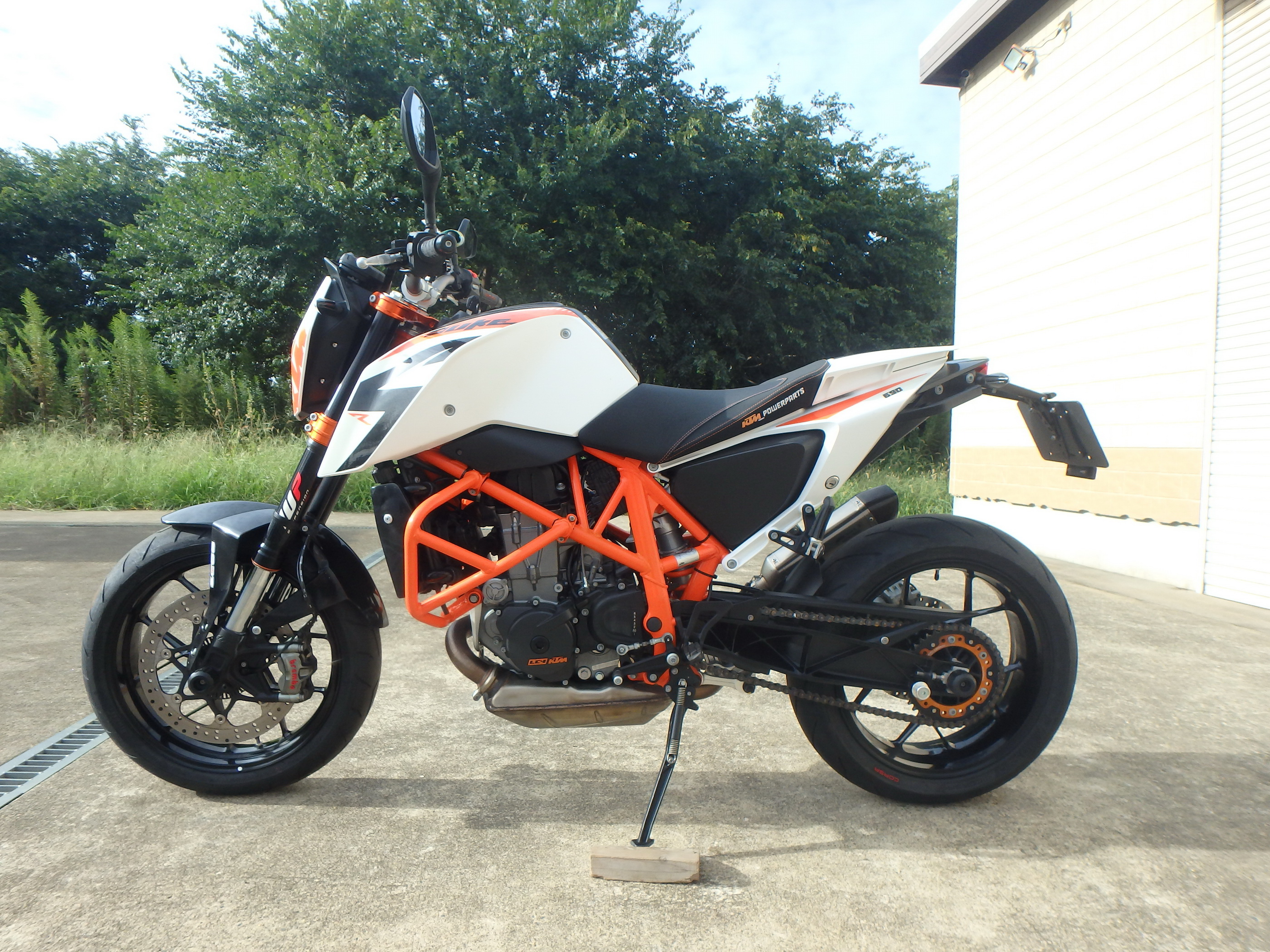 Купить мотоцикл KTM 690 Duke R 2014 фото 12