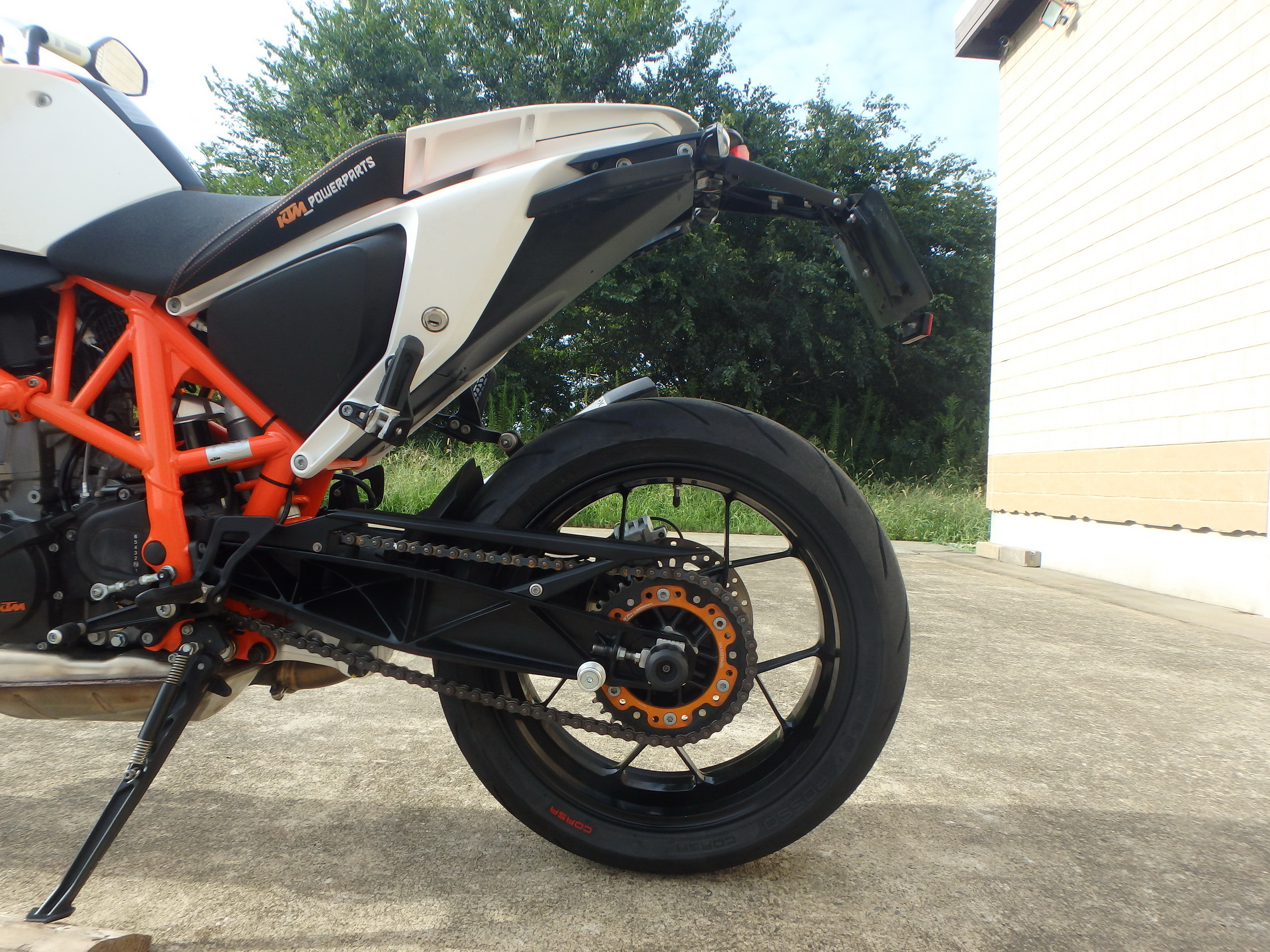 Купить мотоцикл KTM 690 Duke R 2014 фото 16