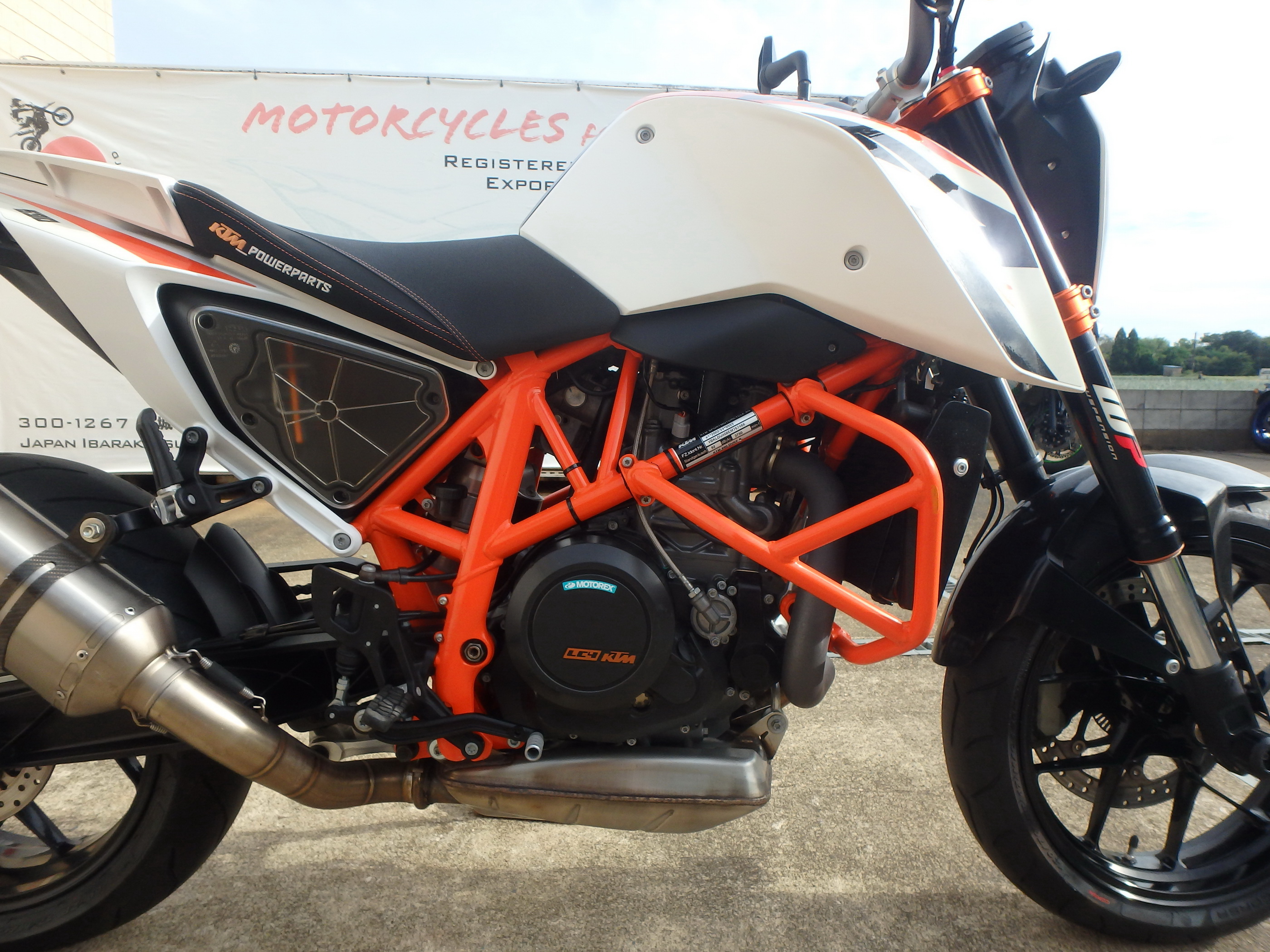 Купить мотоцикл KTM 690 Duke R 2014 фото 18