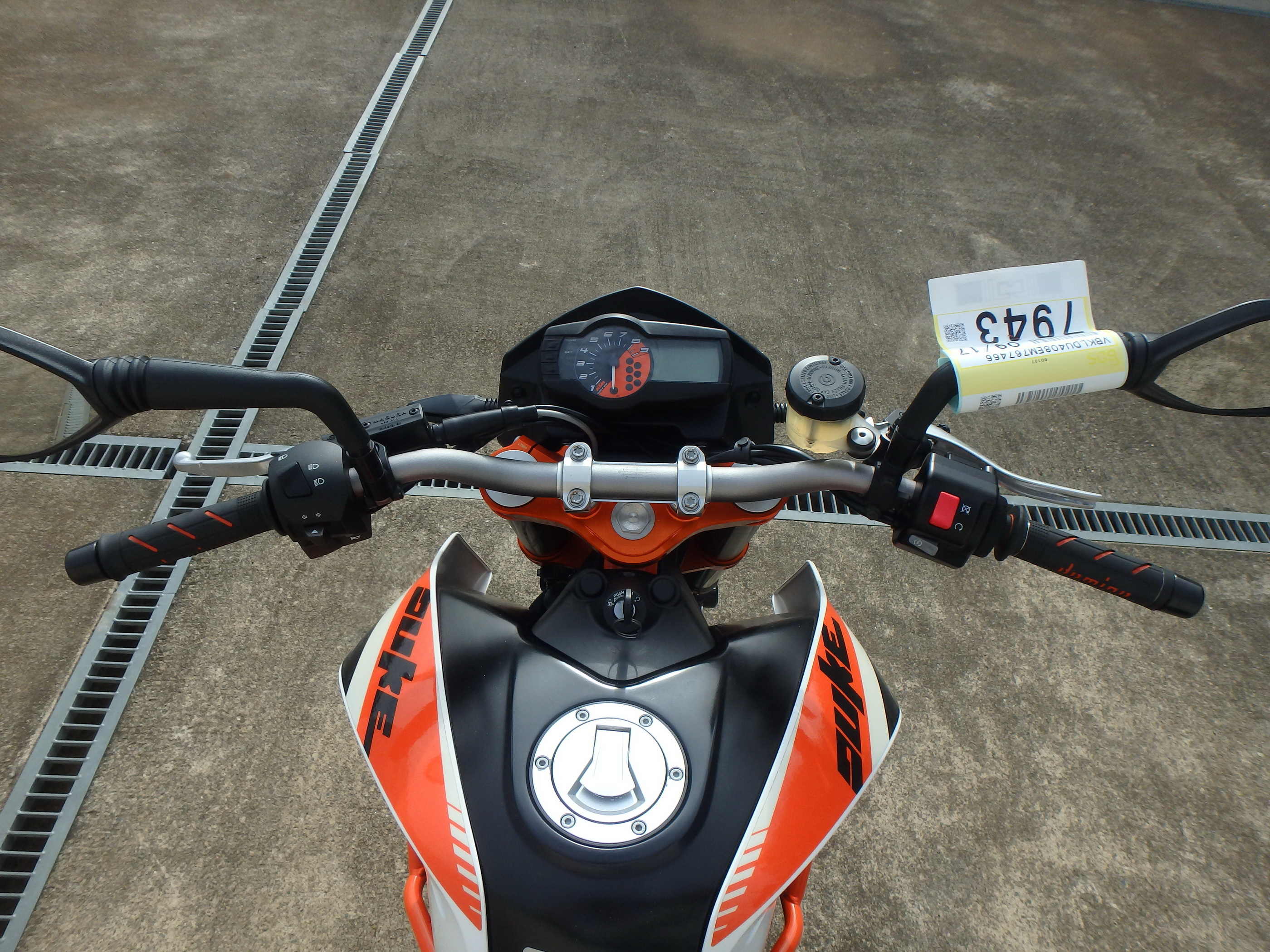 Купить мотоцикл KTM 690 Duke R 2014 фото 21