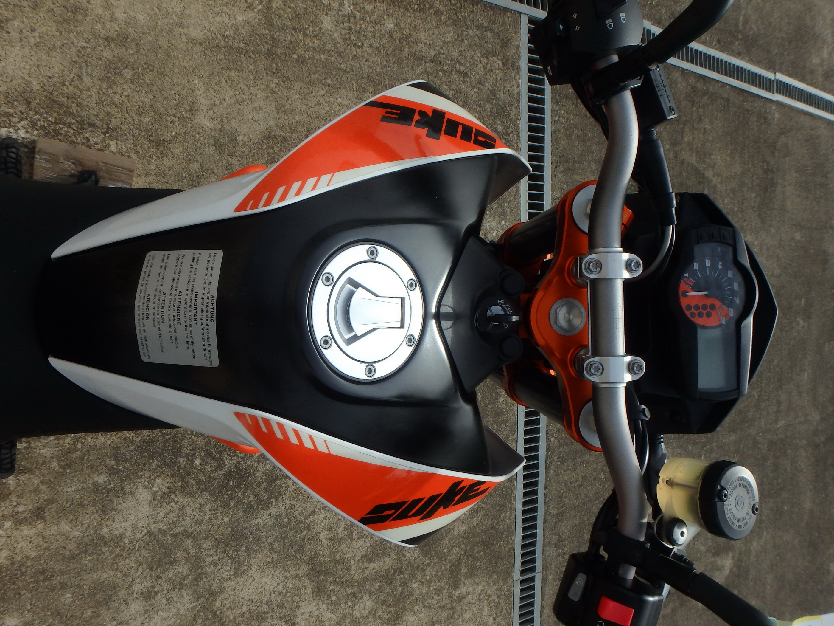 Купить мотоцикл KTM 690 Duke R 2014 фото 22