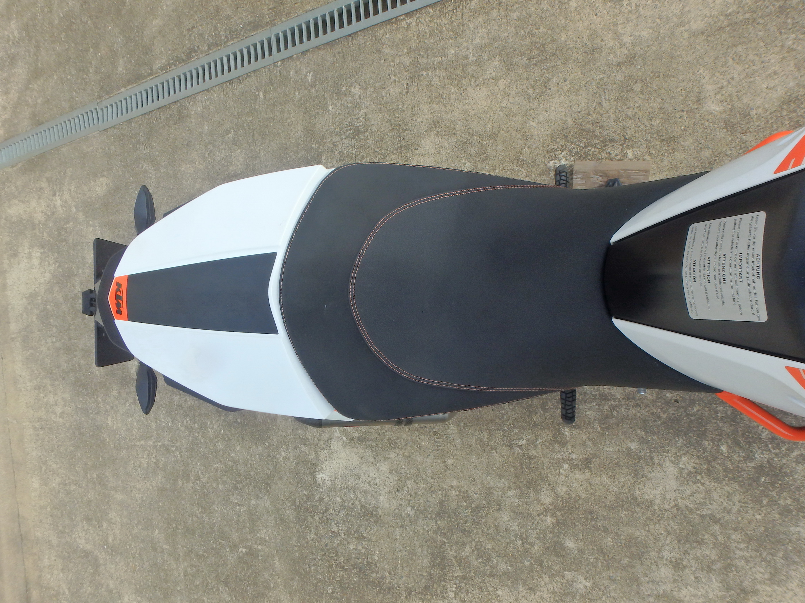 Купить мотоцикл KTM 690 Duke R 2014 фото 23