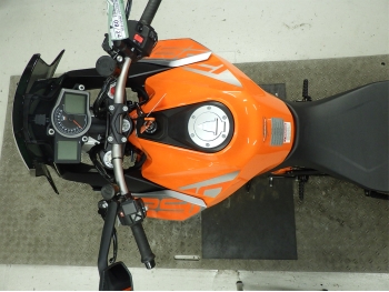     KTM 1290 Super Duke GT 2018  3