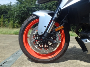     KTM 1290 Super Duke GT 2018  14