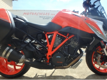     KTM 1290 Super Duke GT 2018  20
