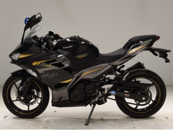     Kawasaki Ninja400-2 2022  1